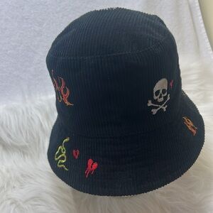 URBAN OUTFITTERS Black corduroy Embroidered skull Bucket Hat. SUPER COOL! NWOT